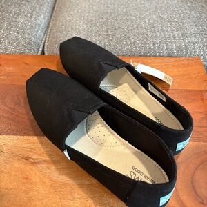 Size 9 Black Toms